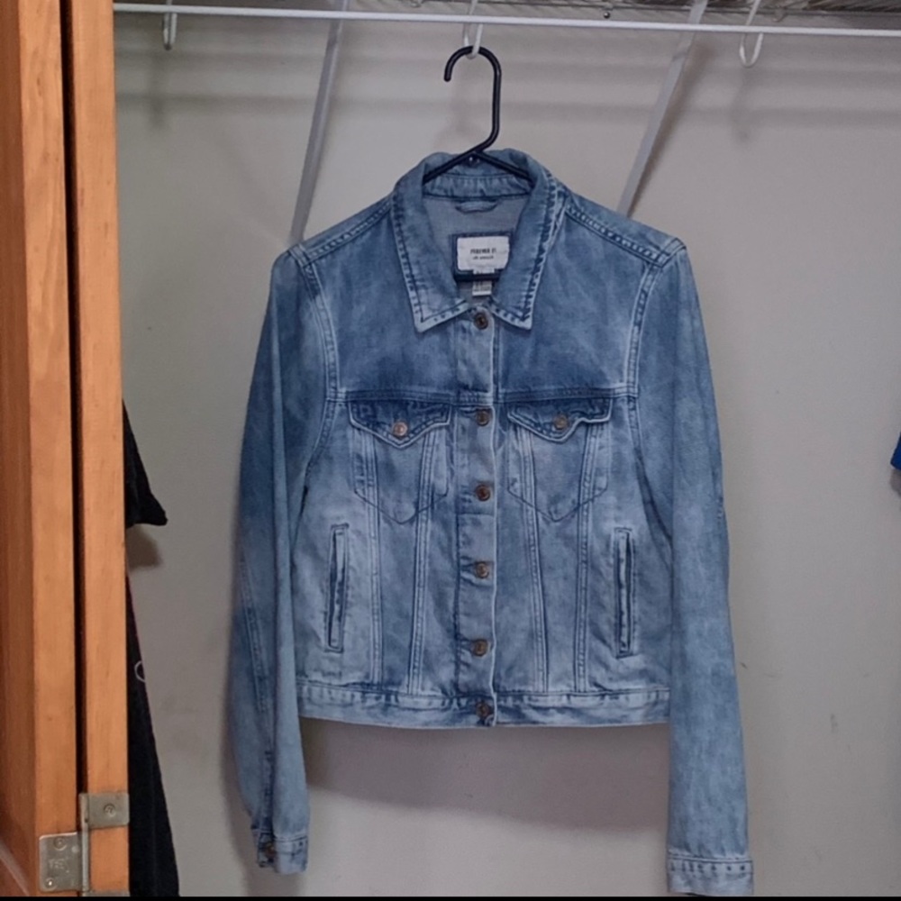 FOREVER 21 jean denim jacket cropped